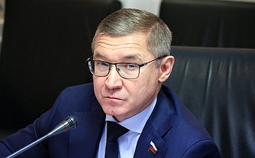 Владимир Якушев