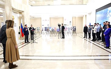 Открытие в Совете Федерации выставки работ победителей и участников первого сезона Конкурса современного плакатного искусства им. С. Ефремова «Время смыслов 20:25»