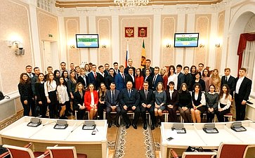 Олег Мельниченко принял участие в первом заседании Молодежного парламента при Законодательном Собрании шестого созыва региона