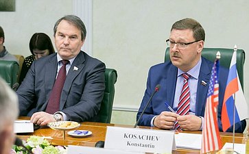 Сенаторы Константин Косачев и Игорь Морозов