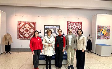Людмила Скаковская посетила выставку работ победителей регионального конкурса мастеров-любителей декоративно-прикладного искусства «Губерния мастеровая»