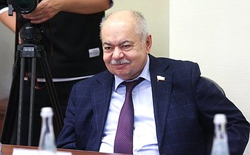 Ильяс Умаханов