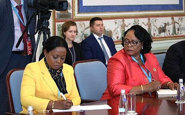 Валентина Матвиенко провела встречу с Председателем Сената Парламента Республики Экваториальная Гвинея Марией Тересой Эфуа Асангоно