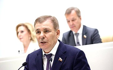 Арсен Каноков