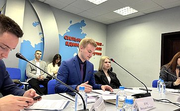 Игорь Кастюкевич инициировал обсуждение вопросов создания эффективной системы патриотического воспитания с экспертами и молодежью