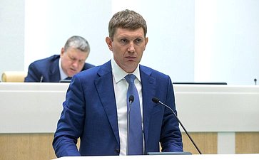 Парламентские слушания в Совете Федерации на тему «О параметрах проекта федерального бюджета на 2018 год и на плановый период 2019 и 2020 годов»