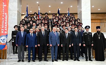 Торжественная церемония вручения переходящего знамени Президента РФ победителю смотр-конкурса на звание «Лучший казачий кадетский корпус»