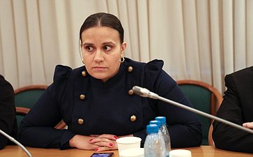 Сенаторы обсудили успешные практики и предложения по развитию НКО