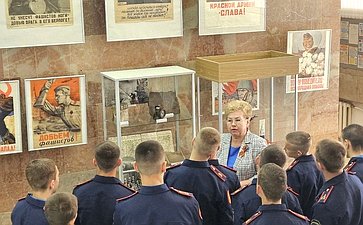Ольга Бас провела в ЛНР урок мужества «Две войны — два мира»