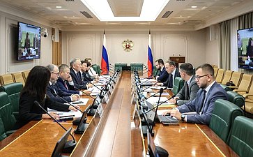 Совещание Комитета СФ по федеративному устройству, региональной политике, МСУ и делам Севера совместно с Советом по вопросам развития Дальнего Востока, Арктики и Антарктики при СФ и Комитетом Совета Федерации по экономической политике