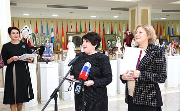 Открытие выставки, приуроченной к Дню народного единства, в рамках Фестиваля православной культуры и традиций малых городов и сельских поселений Руси «София»