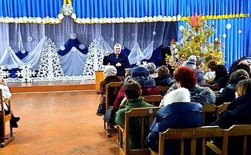 Сергей Михайлов встретился с педагогами Нижнеильдиканской школы и жителями села