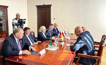 Встреча делегации СФ с Председателем Парламента Республики Южная Осетия Аланом Алборовым