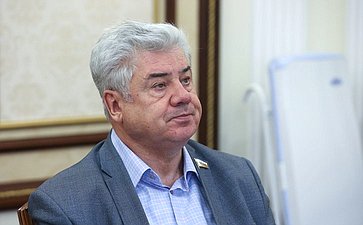 Виктор Бондарев
