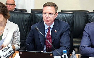 Виталий Назаренко