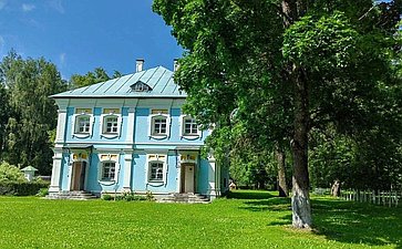 Артем Малащенков окажет содействие в сохранении старинного здания на территории усадьбы А.С. Грибоедова