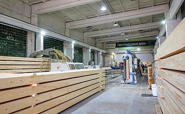 Сенаторы посетили деревоперерабатывающие предприятия в Кировской области