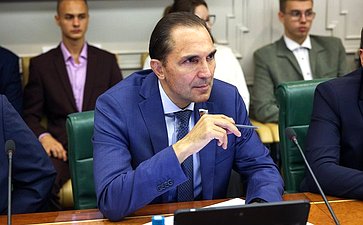 Андрей Хапочкин
