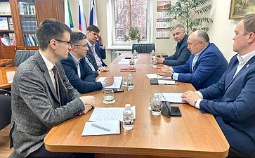 Андрей Базилевский провел встречу с президентом Дальневосточной торгово-промышленной палаты Игорем Востриковым
