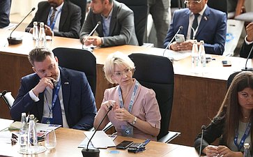 Сенаторы РФ приняли участие в секционном заседании №1 «Политико-правовые аспекты евразийской безопасности»