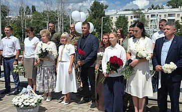 Ольга Бас приняла участие в памятных мероприятиях, посвящённых Дню памяти детей – жертв войны в Донбассе