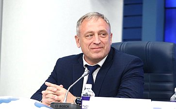 В пресс-центре ТАСС состоялась пресс-конференция, посвященная пилотному рейтингу деятельности контрольно-счетных палат субъектов РФ и представлению его результатов