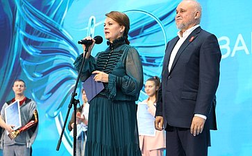 XXVIII Петербургский международный экономический форум (ПМЭФ’25). Показ международного конкурса адаптивной моды «На крыльях»