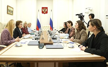 Встреча заместителя Председателя СФ Галины Кареловой с выпускницами программы «Мама-предприниматель»