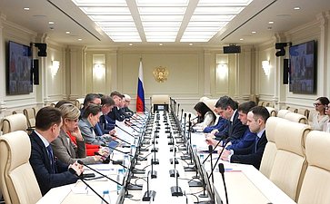 Совещание «О механизмах снижения финансовой нагрузки на бюджеты муниципальных образований по возмещению вреда, причиненного почвам в результате размещения несанкционированных свалок»