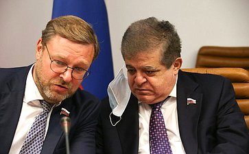 Константин Косачев и Владимир Джабаров