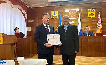 Виктор Новожилов в рамках работы в регионе принял участие в сессии районного собрания депутатов Вельского района