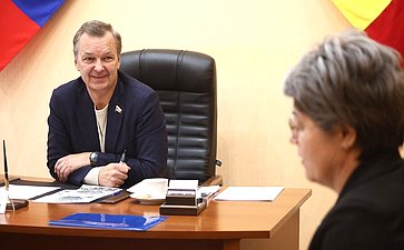 Андрей Яцкин провел прием граждан в Ростове-на-Дону