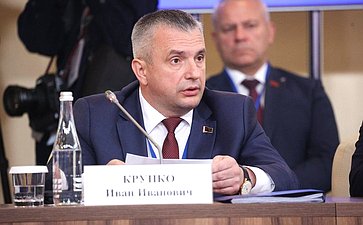 Встреча Председателя СФ Валентины Матвиенко и Председателя Совета Республики Национального собрания Республики Беларусь Натальи Кочановой с руководителями органов государственной власти субъектов Российской Федерации и регионов Республики Беларусь