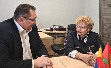 Оксана Хлякина посетила социальные объекты и предприятия Липецкой области