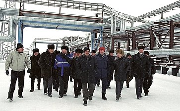 Выездное заседание Комиссии Совета Федерации по естественным монополиям в Ямбурге. Ямало-Ненецкий автономный округ, 2003