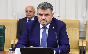Александр Жуков