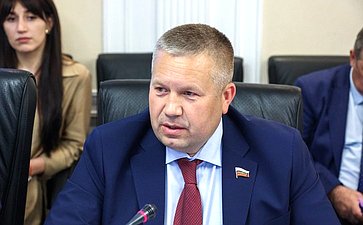 Денис Гусев