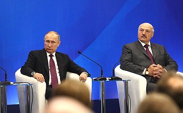 Президент Российской Федерации В. Путин и Президент Республики Беларусь А. Лукашенко