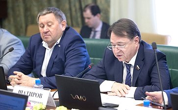 М. Пономарев и С. Шатиров