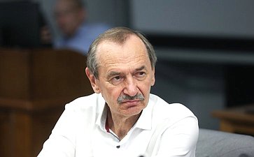 Круглый стол на тему «Инструменты развития производства малотоннажной химии в условиях санкционного давления»