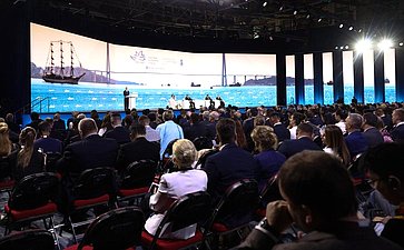 Пленарное заседание X Восточного экономического форума