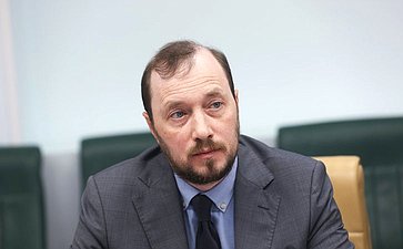 Круглый стол на тему «Новые направления экономического партнерства с Китайской Народной Республикой: формирование приграничных зон сотрудничества»