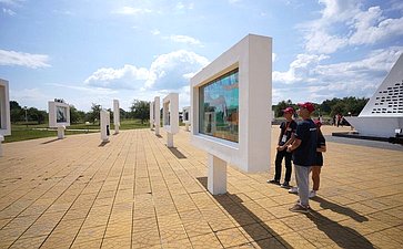 Участники проекта «Поезд Памяти» посетили мемориальный комплекс «Памятник детям – жертвам Великой Отечественной войны» в Гомельской области