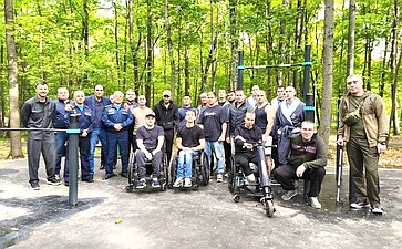 Андрей Хапочкин выступил инициатором проекта создания инклюзивной спортивной площадки для раненых бойцов, проходящих лечение в госпитале им. Н. Н. Бурденко