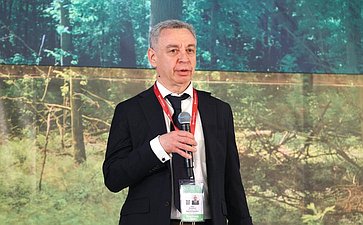 Церемония торжественного старта международного проекта «Трек года». XI Невский международный экологический конгресс
