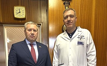 Денис Гусев навестил в госпитале участников СВО из Ненецкого автономного округа