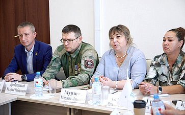 Во Владимире парламентарии посетили филиал Государственного фонда поддержки участников специальной военной операции «Защитники Отечества», где прошла конструктивная беседа с участниками СВО и членами их семей