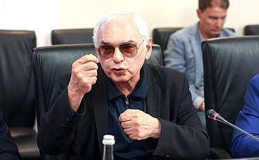 Круглый стол на тему «Решающая роль в Победе над гитлеровской Германией как одна из основ международного статуса России. Против покушений на историческую правду»