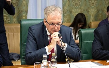 Встреча Константина Косачева с Чрезвычайным и Полномочным Послом Королевства Норвегия в Российской Федерации Руне Ресаландом