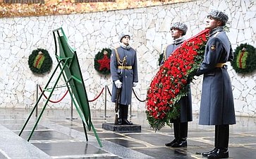 Сергей Горняков и Николай Семисотов в день 81-й годовщины победы в Сталинградской битве почтили память погибших героев